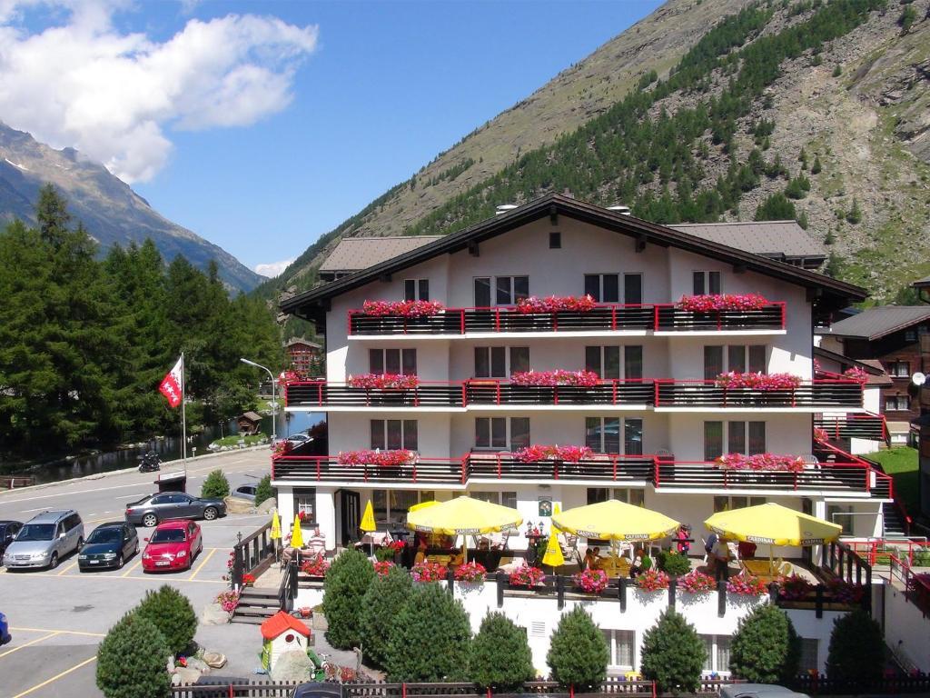 Hotel Restaurant Mattmarkblick ساس-الماغيل المظهر الخارجي الصورة
